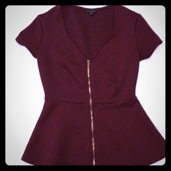 V-Neck Dressier Short Sleeved Top Zipper Detailing - Picture 1 of 1